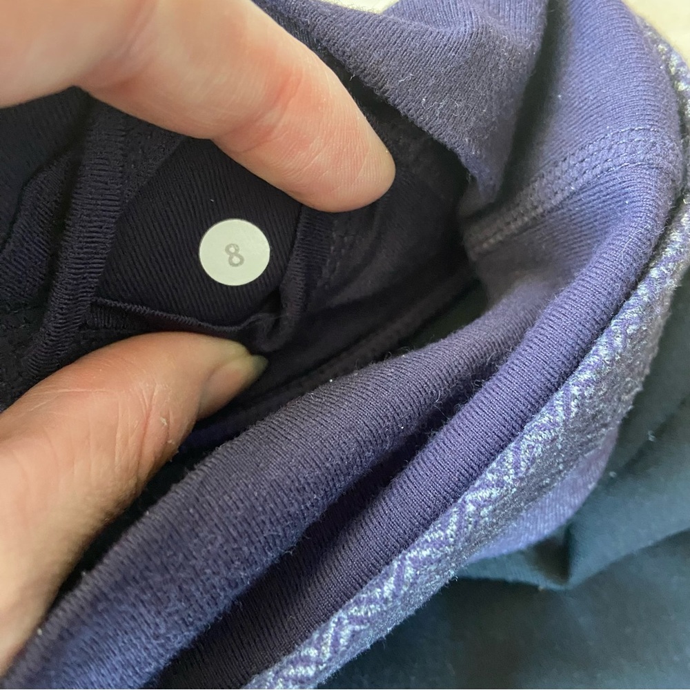 Lululemon Astro Pant (Regular)
Black / Black Swan / Black Swan Herringbone sz8 - Picture 7 of 8